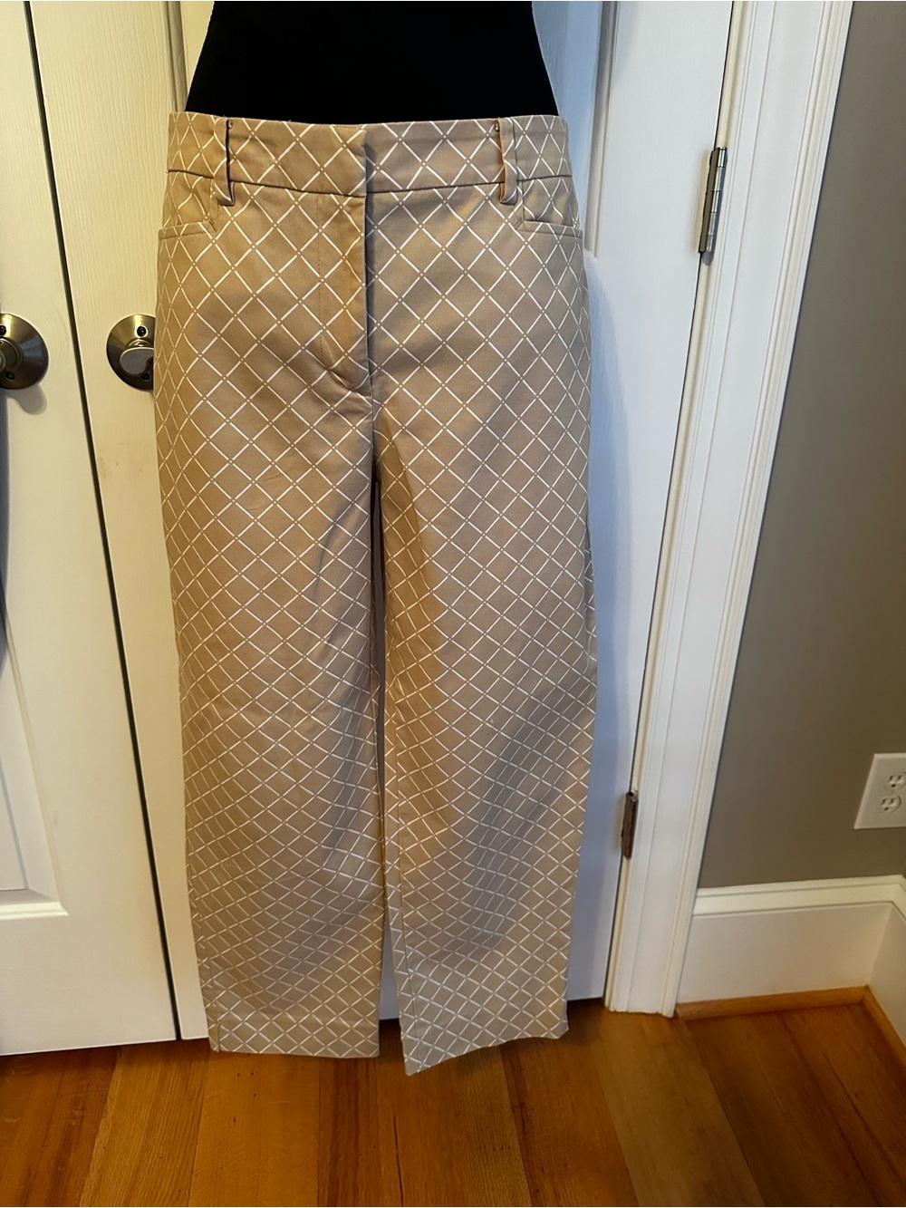 Ann Taylor Beige Capris with White Lattice Pattern